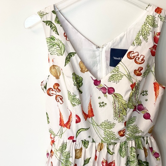 ModCloth Vegetable Print Pleasant Temperament Sleeveless A-Line Dress - M - Picture 2 of 8